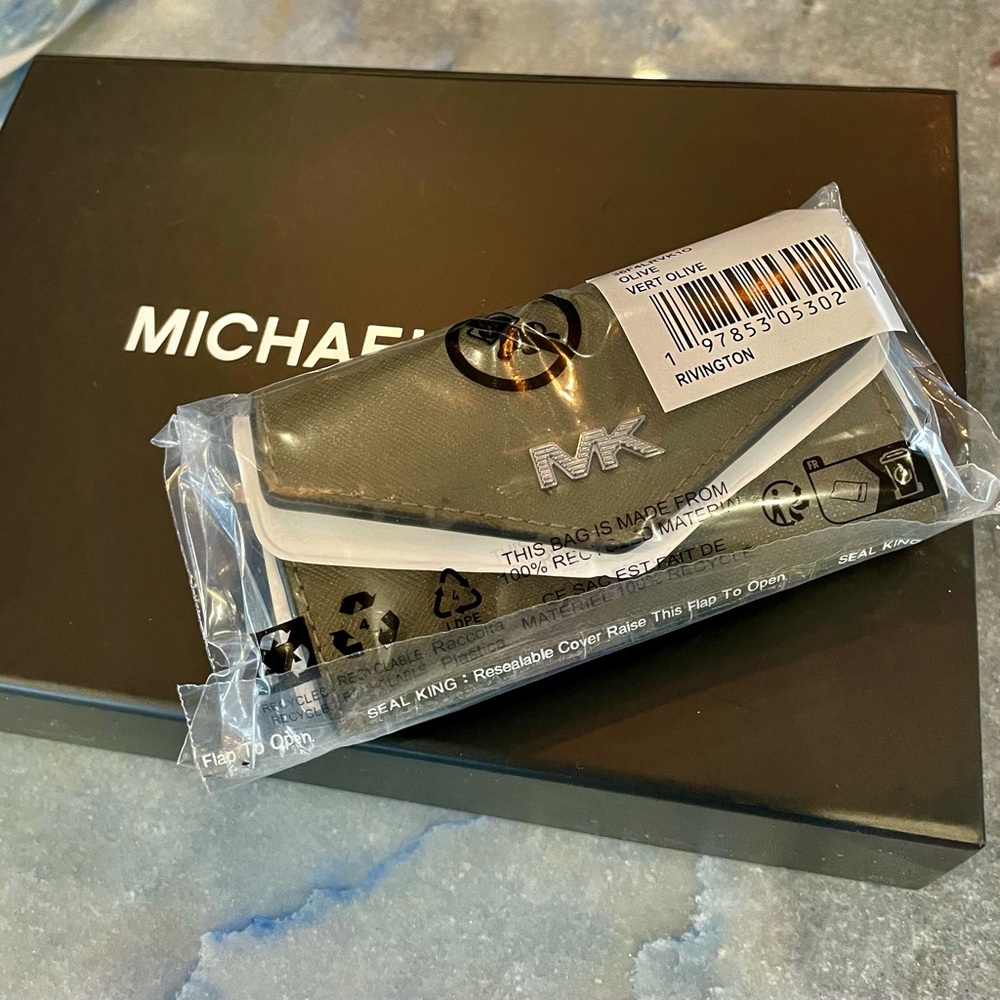 MICHAEL KORS Rivington Leather Key Holder 🎄🎄 - Picture 7 of 14